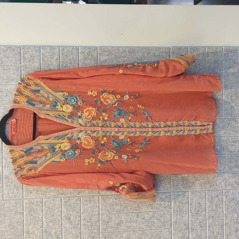 Johnny was size XL corral embroidered rayon blouse